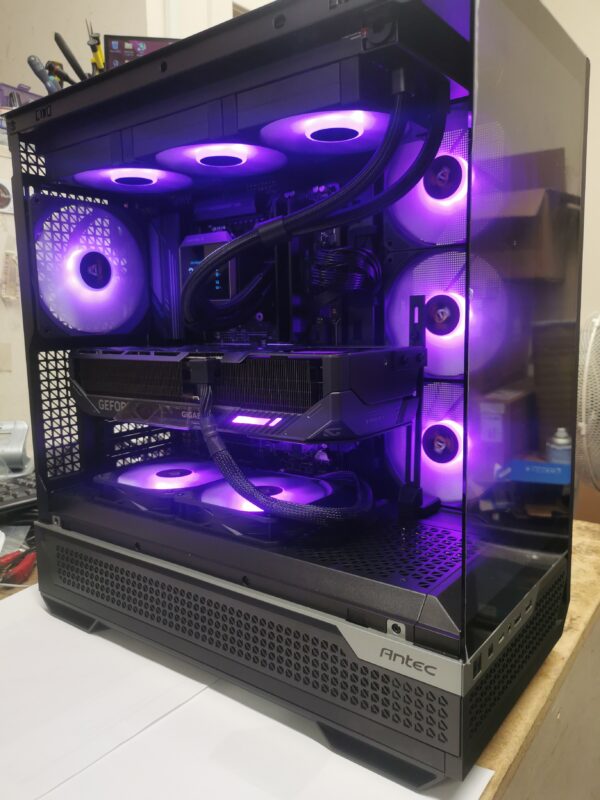 AMD Ryzen 9800x3d  with RTX 5090  32gb